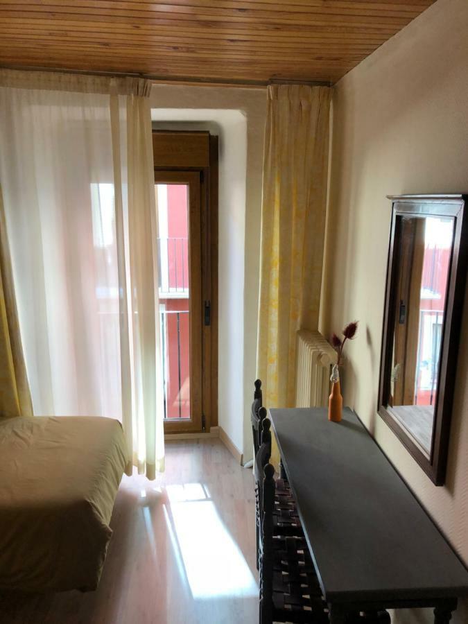 Hostal Di Verena Puigcerdà Extérieur photo