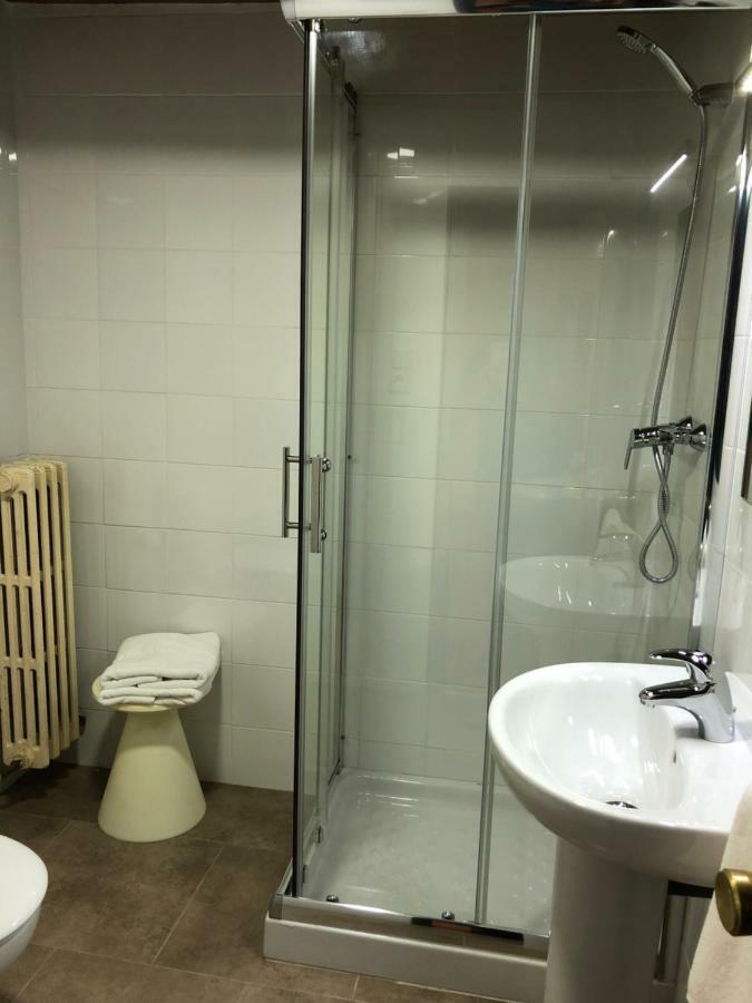 Hostal Di Verena Puigcerdà Extérieur photo