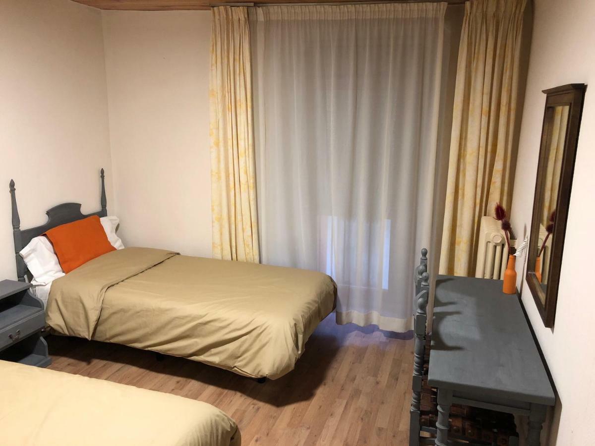 Hostal Di Verena Puigcerdà Extérieur photo